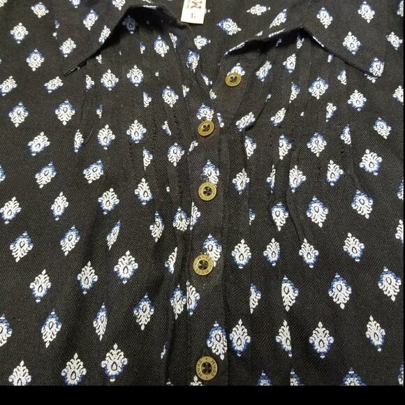 Mudd Blue White Pullover 1/2 Button Down Silky Feel Top EUC Size L - Picture 3 of 11